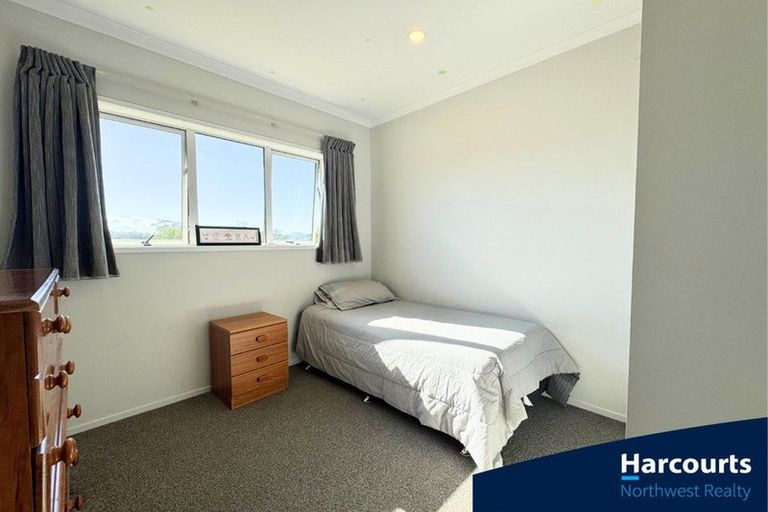 Photo of property in 5 Malbec Place, Huapai, Kumeu, 0810