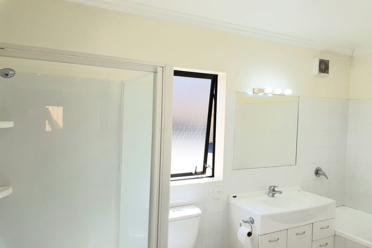 Photo of property in 60 Futuna Close, Karori, Wellington, 6012