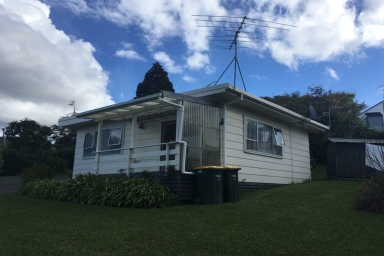 Photo of property in 49 Matipo Road, Mairangi Bay, Auckland, 0630