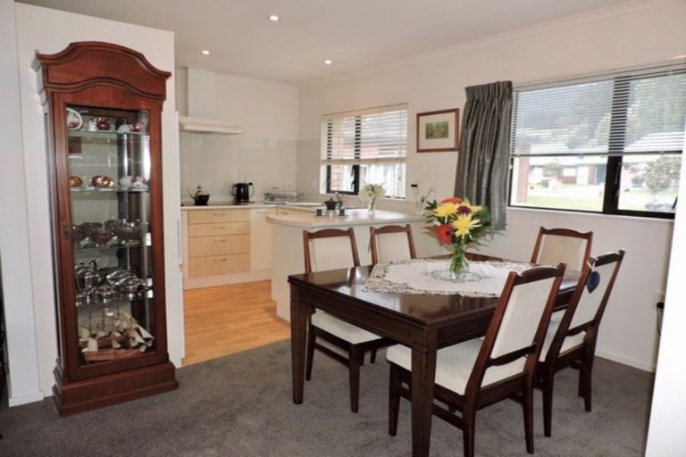 Photo of property in Redwood Village, 28/42 Main Road, Tawa, Wellington, 5028