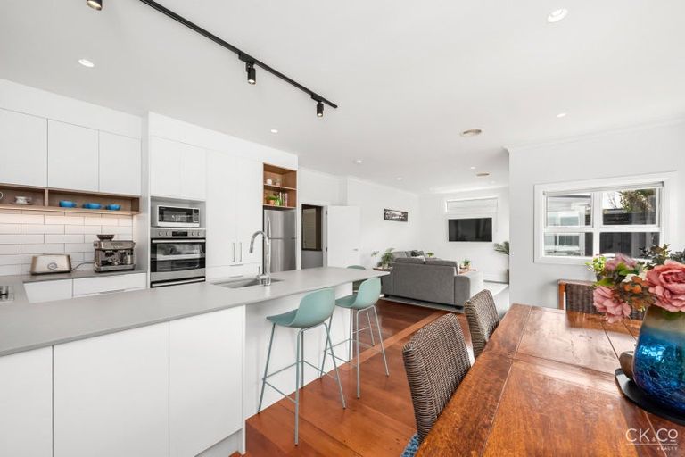 Photo of property in 12 Fitzherbert Street, Alicetown, Lower Hutt, 5010