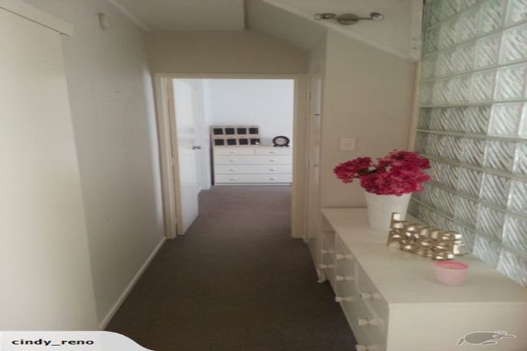 Photo of property in 1/7 Keldale Place, Forrest Hill, Auckland, 0620