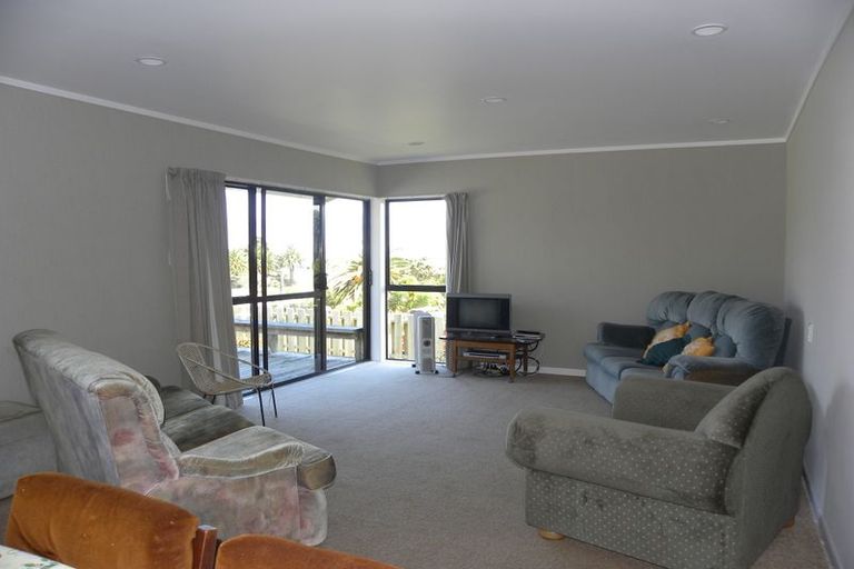 Photo of property in 12 Tahuna Avenue, Raglan, 3225