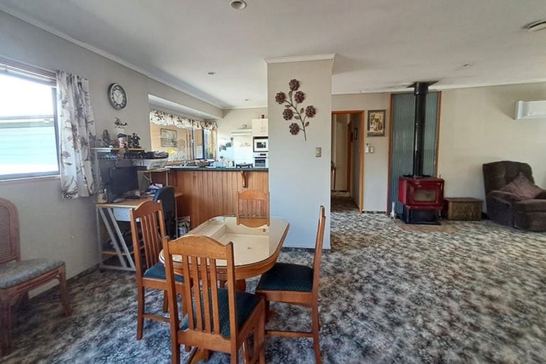 Photo of property in 19 Kew Road, Westport, 7825