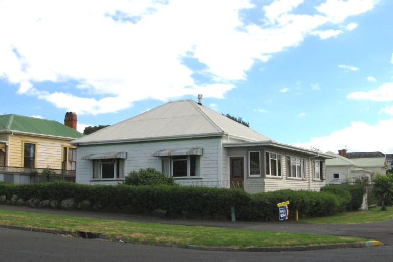 Photo of property in 207 Victoria Road, Devonport, Auckland, 0624