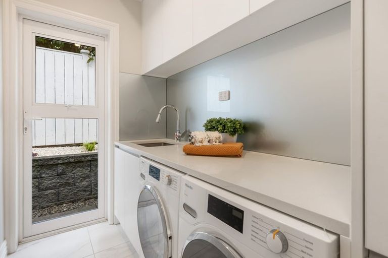 Photo of property in 32 Rahui Road, Greenhithe, Auckland, 0632