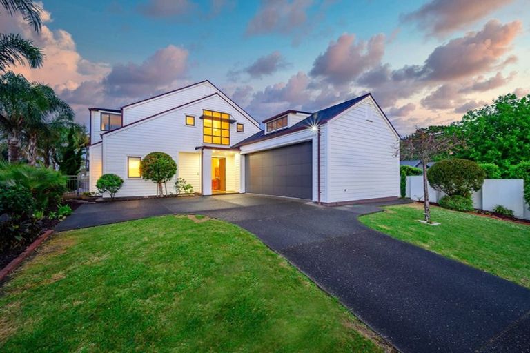 Photo of property in 235 Bleakhouse Road, Mellons Bay, Auckland, 2014