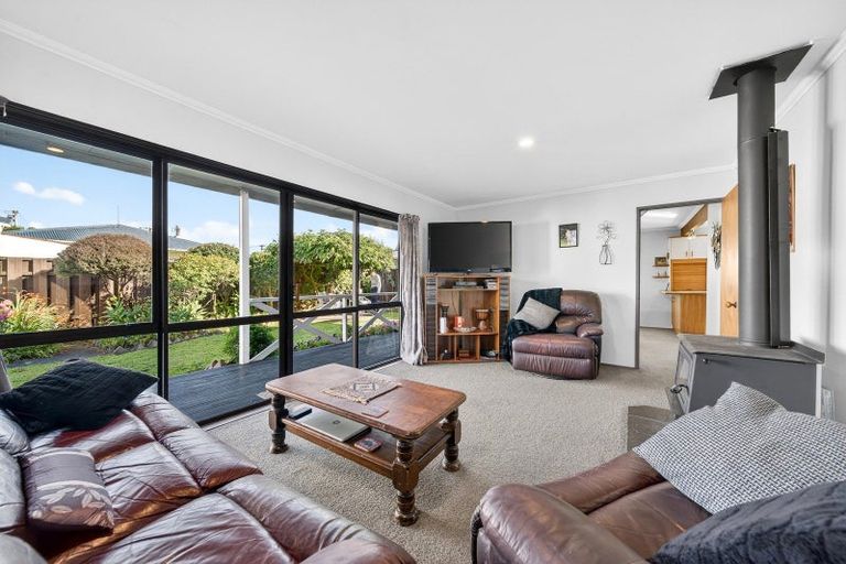Photo of property in 1 Hornsby Street, Carterton, 5713