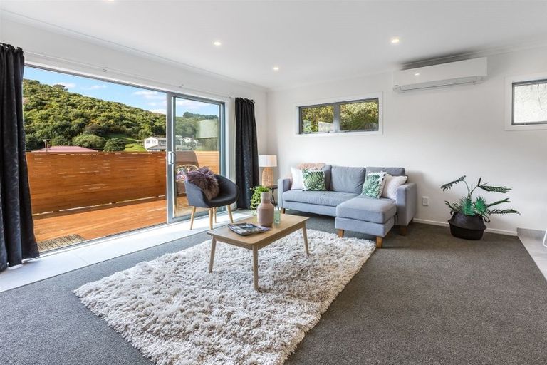 Photo of property in 177a Sievers Grove, Cannons Creek, Porirua, 5024