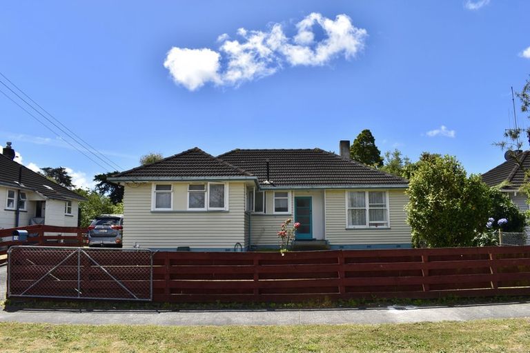 Photo of property in 13 Maire Street, Otaki, 5512