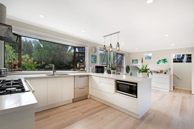 Photo of property in 91 Victory Road, Laingholm, Auckland, 0604