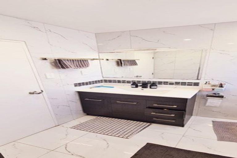 Photo of property in 12/15 Andersons Road, Oteha, Auckland, 0632