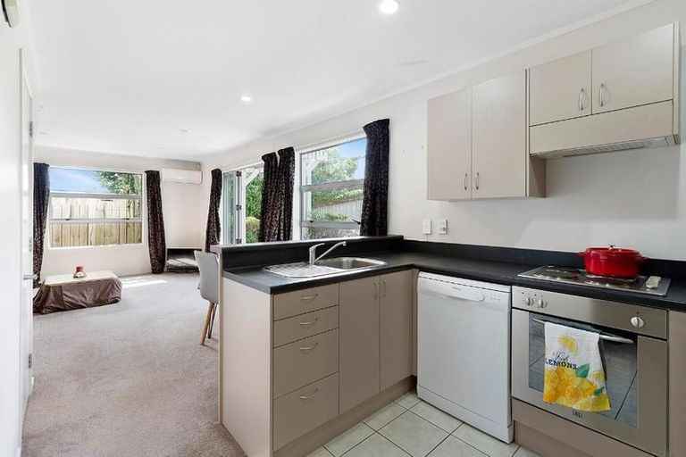 Photo of property in 1a Cecil Road, Tawa, Wellington, 5028