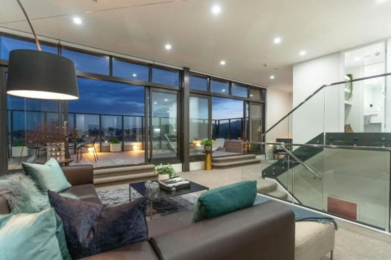 Photo of property in Frame Apartments, 1601/111 Molesworth Street, Thorndon, Wellington, 6011