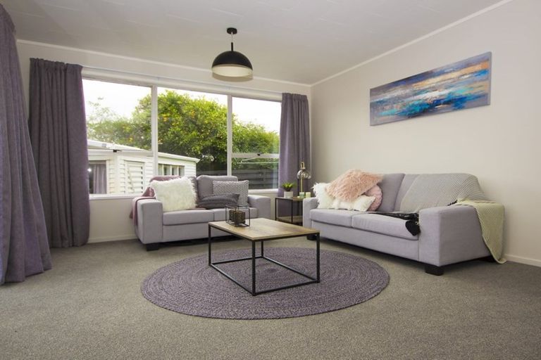 Photo of property in 8 Carbery Place, Manurewa, Auckland, 2102