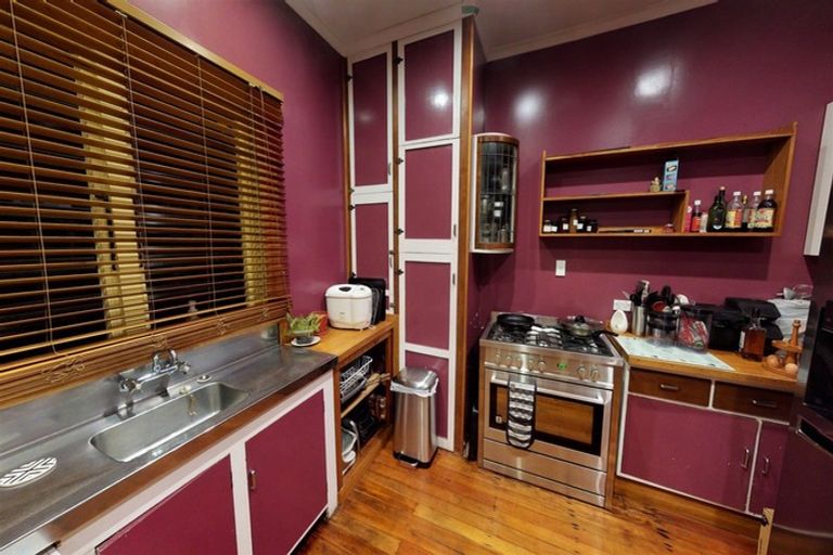 Photo of property in 556a Queen Street East, Levin, 5510