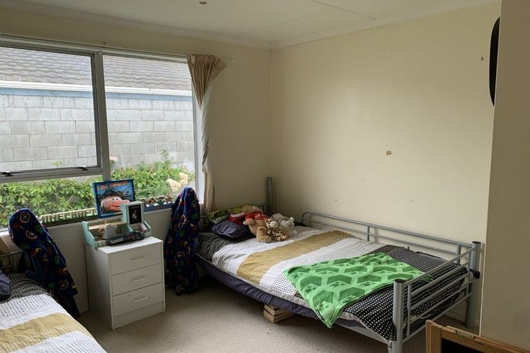 Photo of property in 4-6 Cumberland Place, Kelvin Grove, Palmerston North, 4414