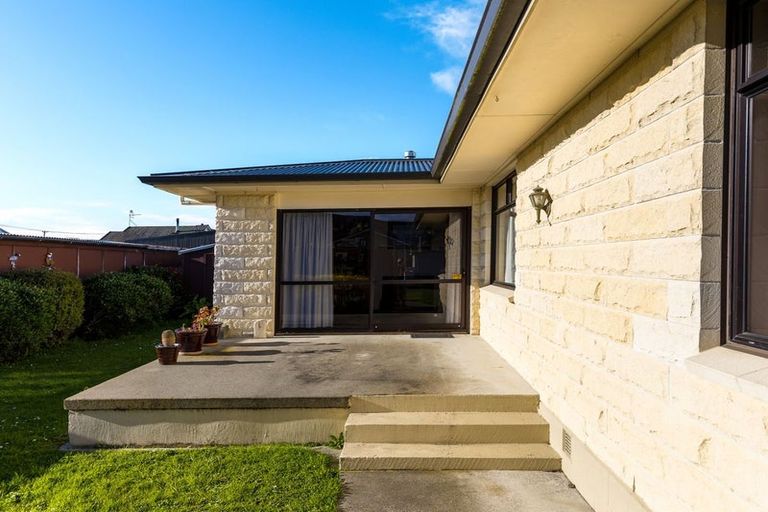 Photo of property in 16 George Street, Waimate, 7924
