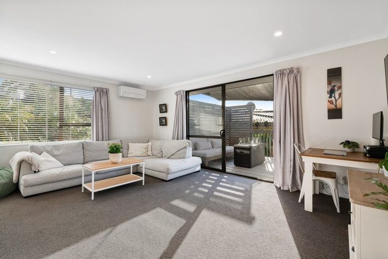 Photo of property in 3a Rishworth Avenue, Stanmore Bay, Whangaparaoa, 0932