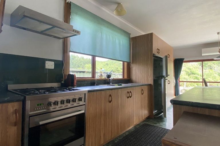 Photo of property in 56 Hampden Street, Picton, 7220