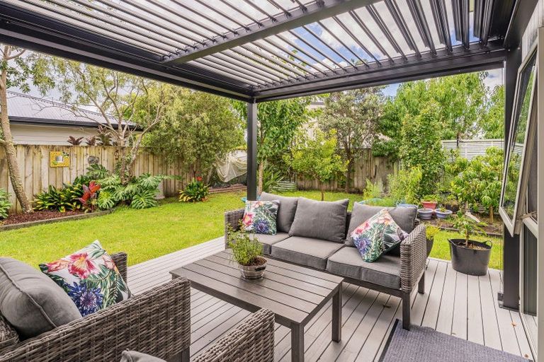 Photo of property in 7 Wells Place, Whitianga, 3510