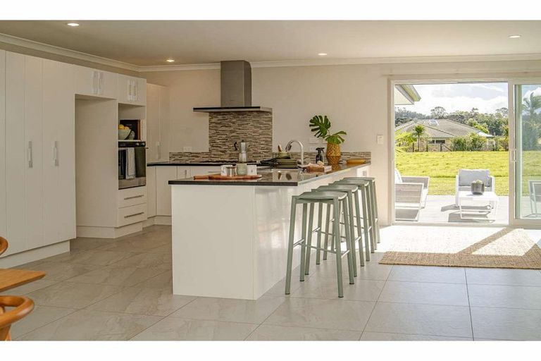 Photo of property in 6 Halyard Loop, Haruru, 0204