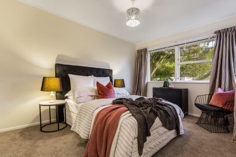 Photo of property in 9 Pendlebury Street, Green Bay, Auckland, 0604