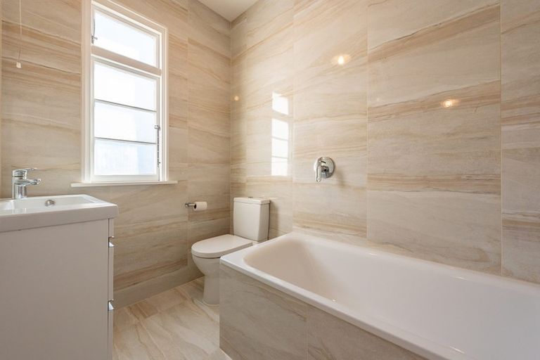 Photo of property in 20b Portland Crescent, Thorndon, Wellington, 6011