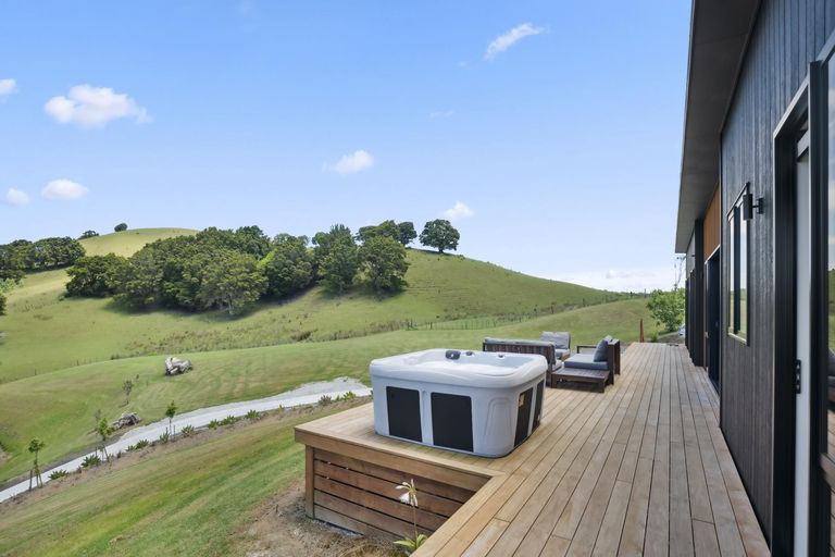 Photo of property in 144 Takahoa Drive, Kaiwaka, 0573