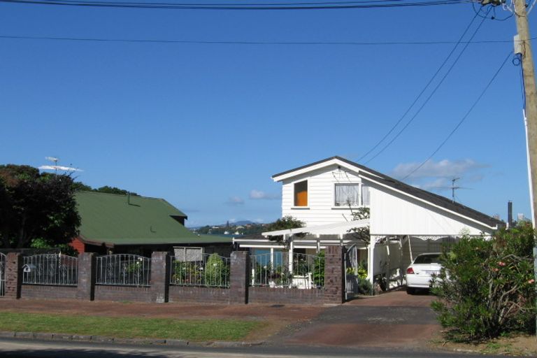 Photo of property in 11 Bangor Street, Point Chevalier, Auckland, 1022