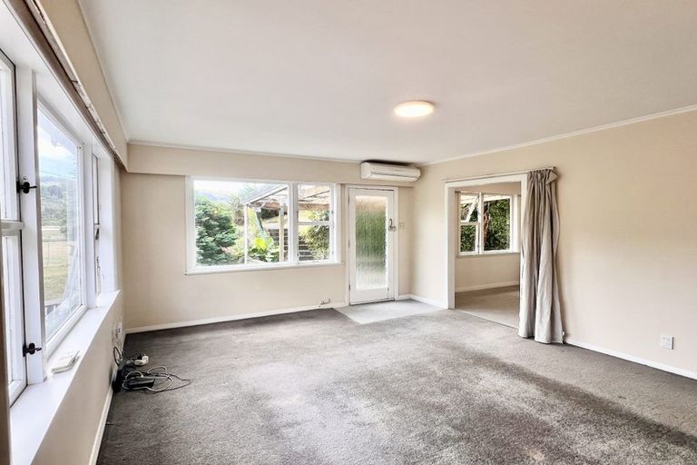 Photo of property in 50 Randwick Road, Northland, Wellington, 6012