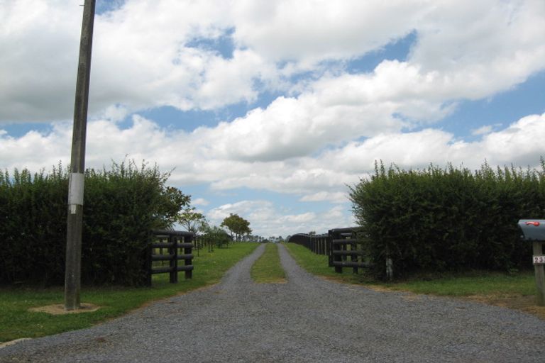 Photo of property in 233 Lewis Road, Karaka, Papakura, 2580