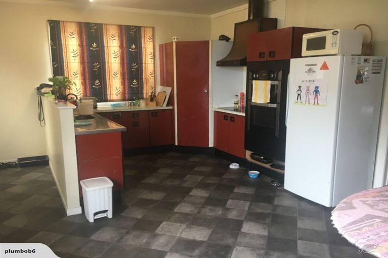 Photo of property in 1410 Devon Road, Brixton, Waitara, 4382