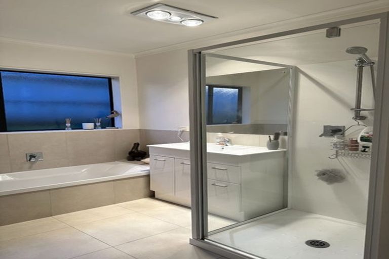 Photo of property in 54 Tiriwa Drive, Massey, Auckland, 0614