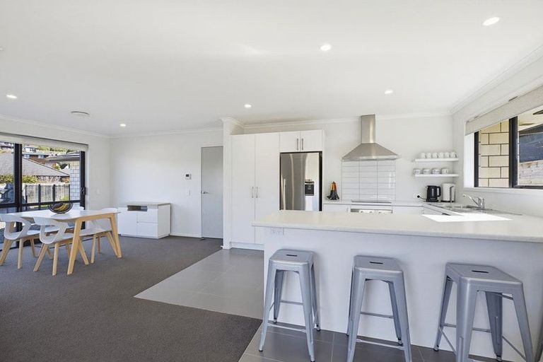 Photo of property in 6 Mooring Close, Whitby, Porirua, 5024
