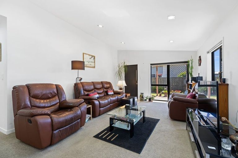 Photo of property in 27 Spinifex Street, Papamoa Beach, Papamoa, 3118