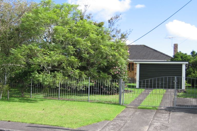 Photo of property in 55 Neil Avenue, Te Atatu Peninsula, Auckland, 0610