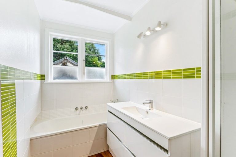 Photo of property in 111 Miromiro Road, Normandale, Lower Hutt, 5010