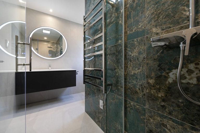 Photo of property in 102 Te Oneroa Way, Long Bay, Auckland, 0630