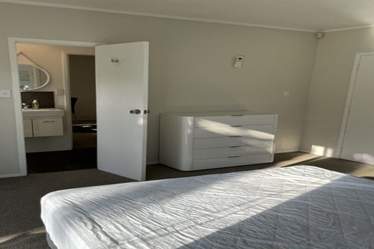 Photo of property in 3/1 Gulf Crest, Bucklands Beach, Auckland, 2012