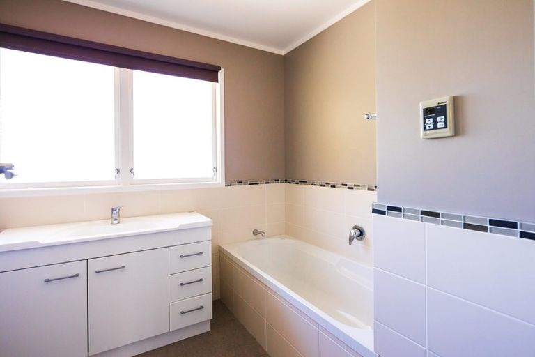 Photo of property in 18 Samuel Place, Queenwood, Hamilton, 3210