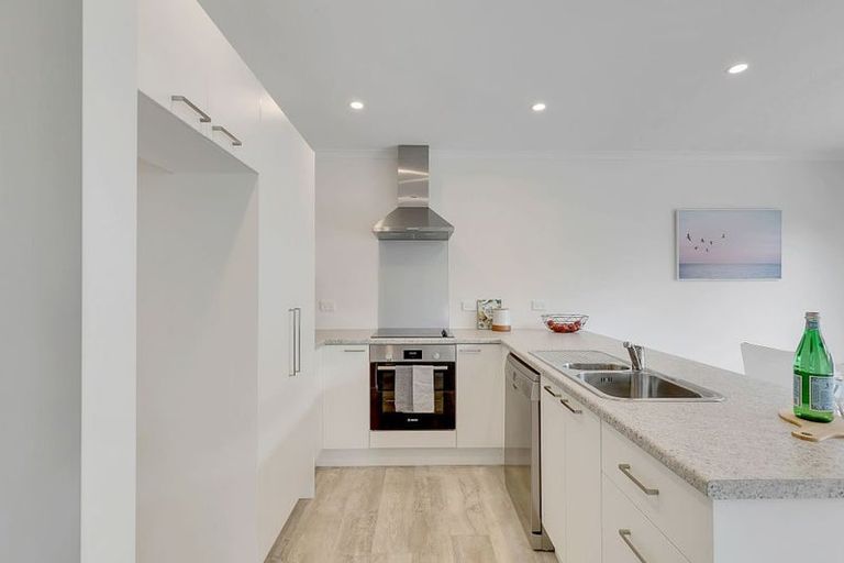 Photo of property in 104 Rangituhi Crescent, Takapuwahia, Porirua, 5022