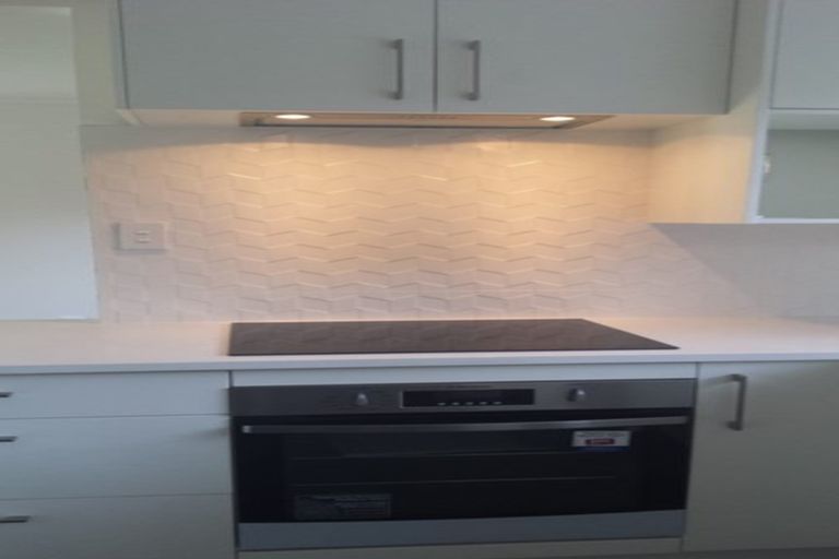 Photo of property in 27 Park Hill Road, Birkenhead, Auckland, 0626