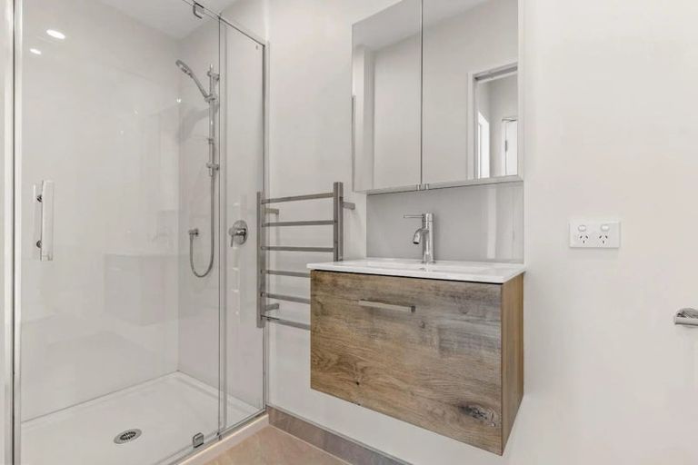 Photo of property in 3/476 West Coast Road, Glen Eden, Auckland, 0602