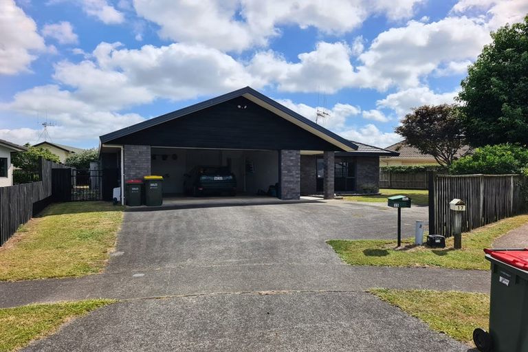 Photo of property in 15 Mangakoea Place, St Andrews, Hamilton, 3200