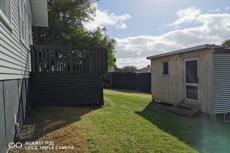 Photo of property in 24 Ronald Place, Manurewa, Auckland, 2102