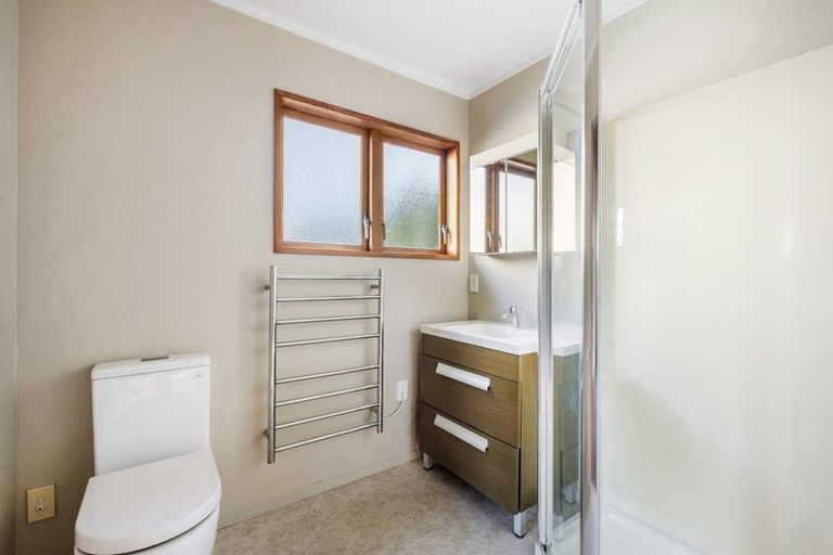 Photo of property in 24 West Hoe Road, Orewa, 0931