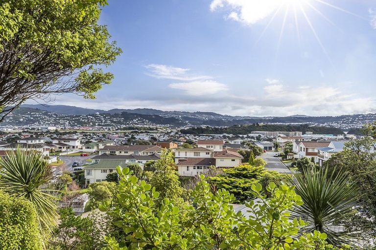 Photo of property in 11 Tio Tio Road, Miramar, Wellington, 6022