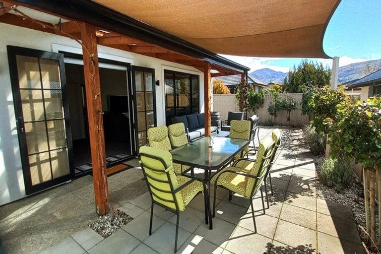 Photo of property in 73b Molyneux Avenue, Cromwell, 9310