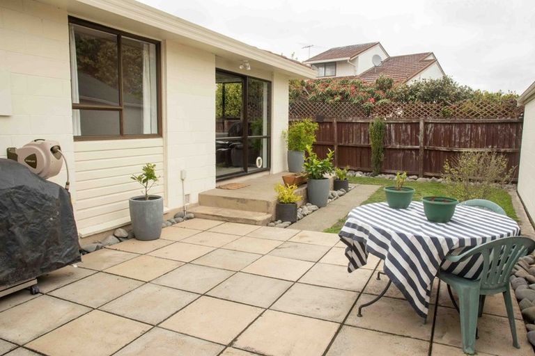 Photo of property in 2/323 Sawyers Arms Road, Bishopdale, Christchurch, 8053